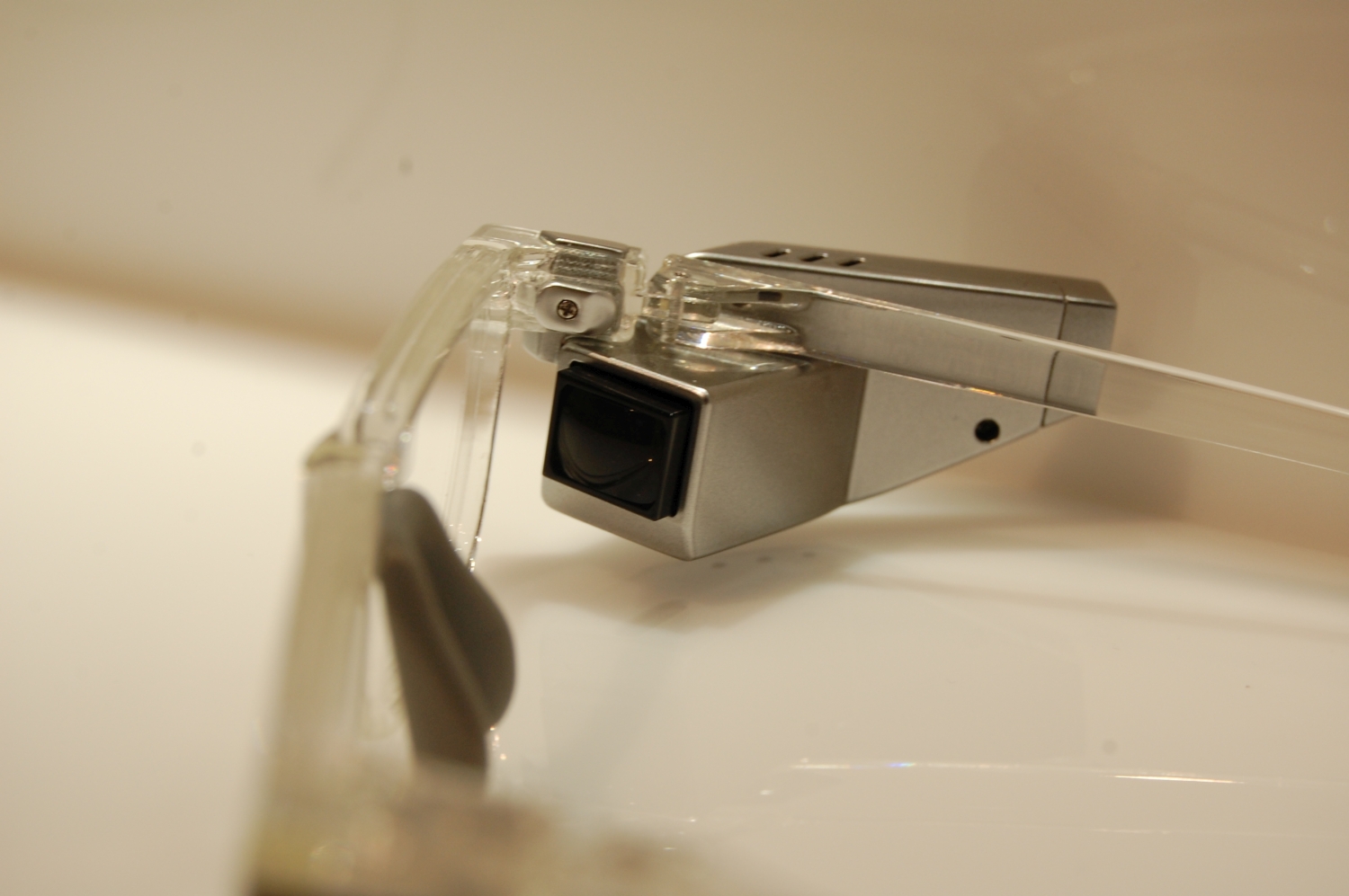 File:ToshibaGlass 2.jpg